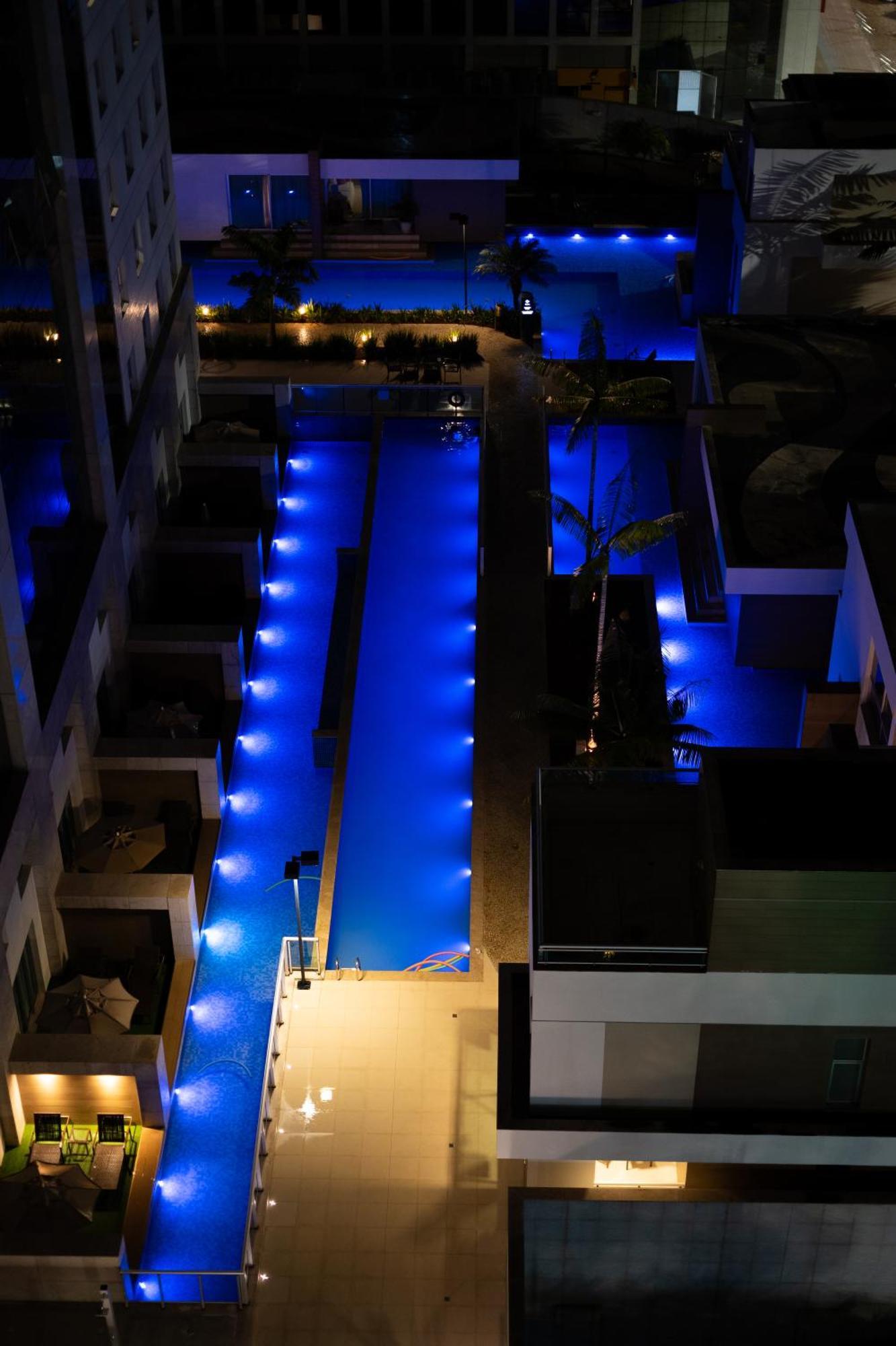 Jade Hotel Brasília Candangolandia Exteriér fotografie The pool at the W Hotel in Miami Beach
