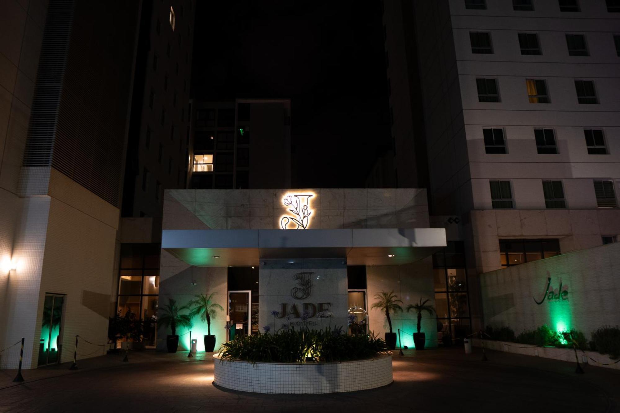 Jade Hotel Brasília Exteriér fotografie The entrance of the hotel