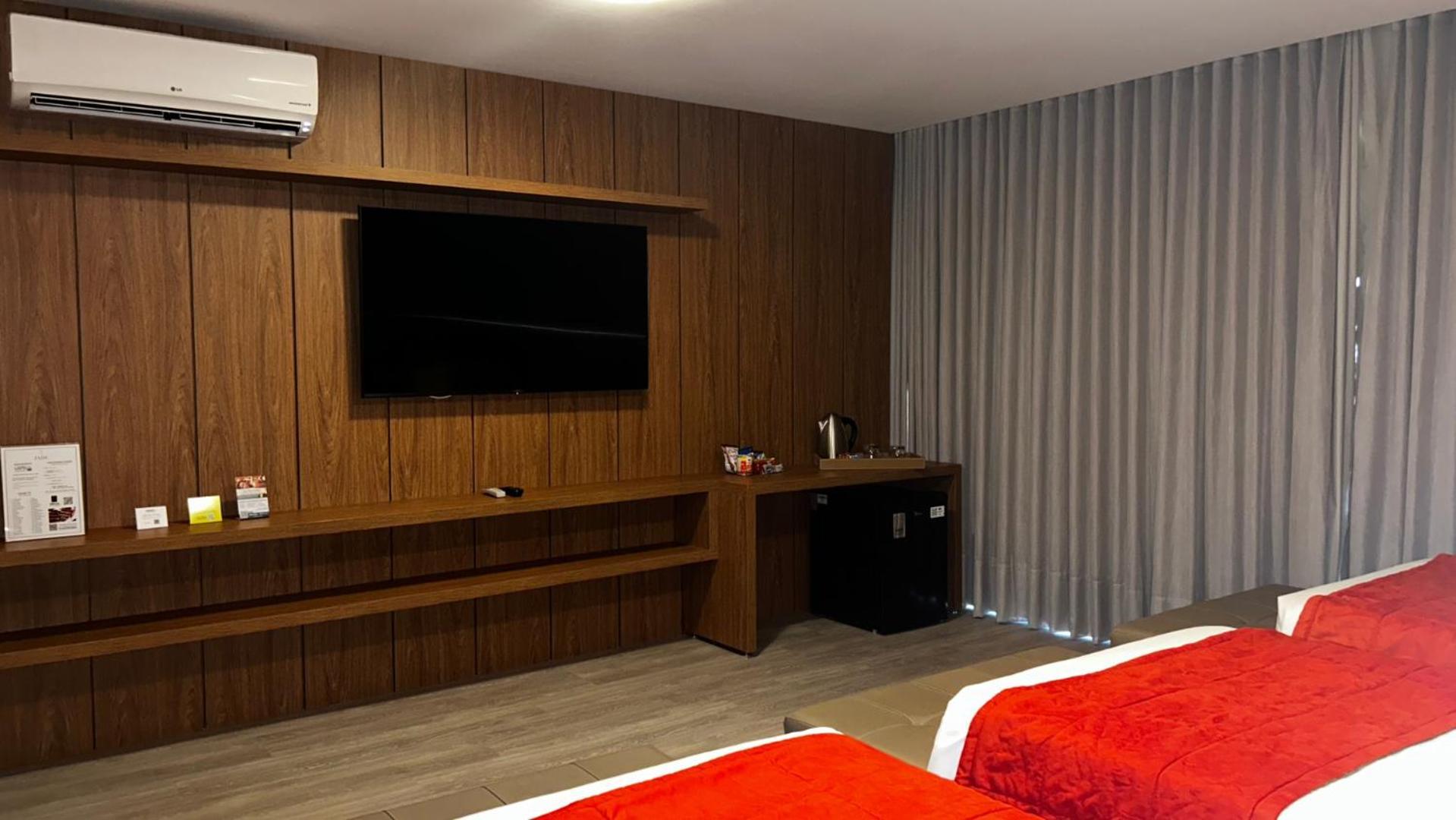 Jade Hotel Brasília Candangolandia Exteriér fotografie A room at the hotel